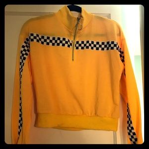 Yellow and checkered cropped sweatshirt